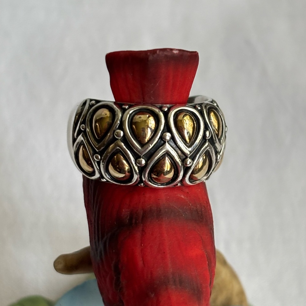 Elegant Women's Silver and Gold Ring